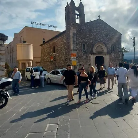 Anna Al Duomo Taormina