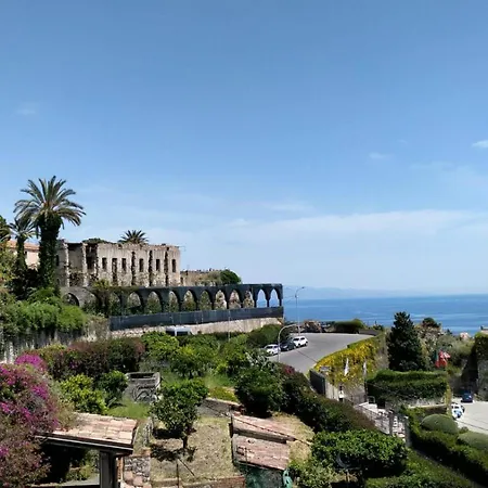 Konukevi Anna Al Duomo Taormina