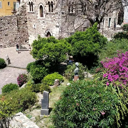 Konukevi Anna Al Duomo Taormina