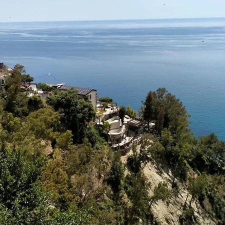 Anna Al Duomo Konukevi 3*