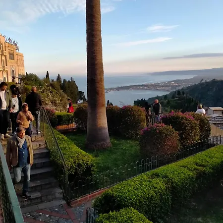 Konukevi Anna Al Duomo 3*