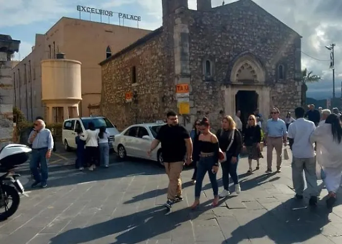 Anna Al Duomo Taormina